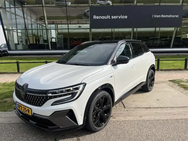 Renault Austral 1.2 E-Tech full hybrid 200PK iconic esprit Alpine / 4-Control / Elek. Achterklep / 3...