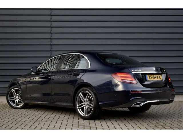 Mercedes-Benz E-klasse 220 d AMG Line | Achteruitrijcamera | Sfeerverlichting | 19'' Wielen | Stoelv...