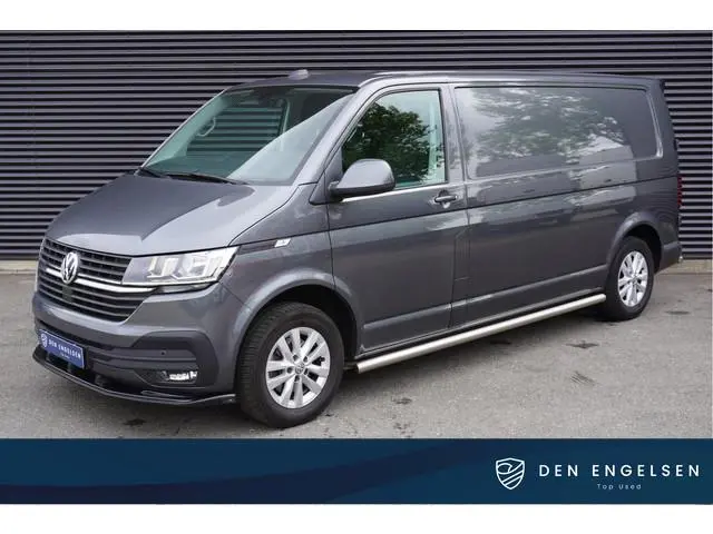 Volkswagen Transporter L2H1 150pk Trekhaak Apple Carplay Camera Parkeersensoren Cruise control 3-Zit...