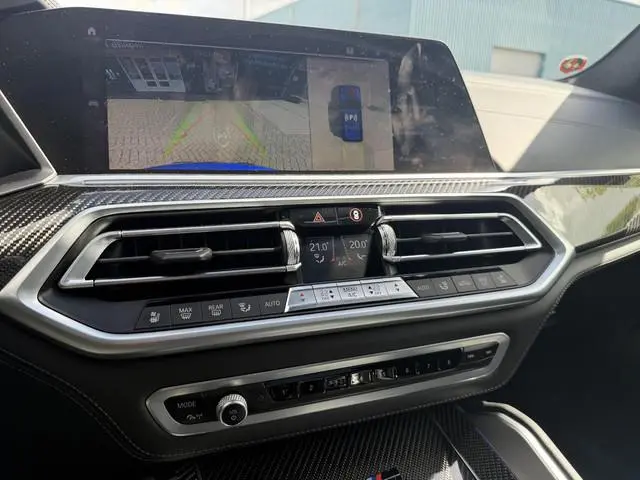 BMW X5 M Competition 625PK l Panoramadak l HUD l Trekhaak l Stoel verwarming/stoel koeling