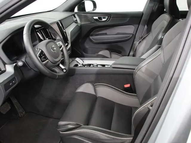 Volvo XC60 2.0 T6 Plug-in hybrid AWD Plus Dark 398pk | Harman/Kardon | Full LED | Adaptive Cruise Co...