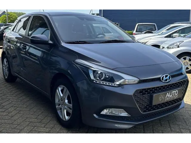 Hyundai i20 1.2 HP i-Motion Comfort 84PK | Zeer Nette Staat | van de Hyundai Dealer | NL AUTO | Park...
