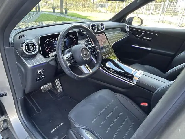 Mercedes-Benz GLC 300e AMG // Panoramadak // Trekhaak // Achterbank Verwarming // 360 Camera // Memo...