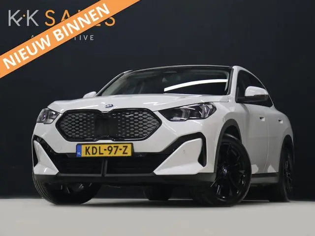 BMW iX2 eDrive20 67 kWh [APPLE CARPLAY, ANDROID, CRUISE CONTROL, DIGITAL DASH, CAMERA, PDC V+A, SPOR...