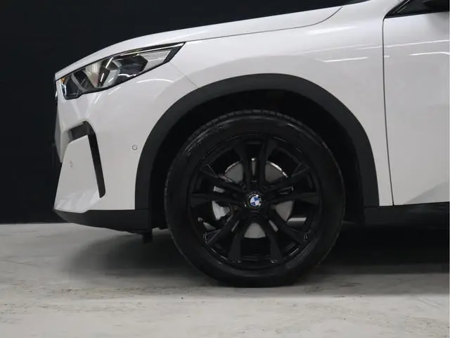 BMW iX2 eDrive20 67 kWh [APPLE CARPLAY, ANDROID, CRUISE CONTROL, DIGITAL DASH, CAMERA, PDC V+A, SPOR...