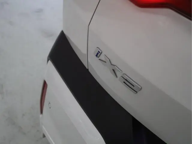 BMW iX2