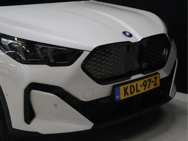 BMW iX2