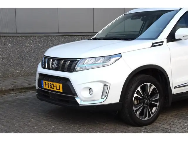 Suzuki Vitara 1.5 Hybrid Style | Automaat | Lederen bekleding | elektrisch glazen panorama-dak |