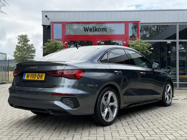 Audi A3 Limousine 30 TFSI AUT. *!* 2x S-LINE *!* CARPLAY/ LED/ 18 INCH/ BLACK OPTIEK/ PRIVACY GLAS *...