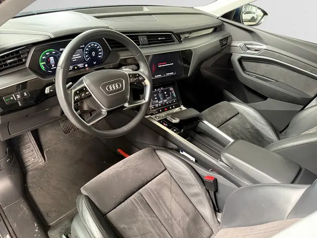 Audi e-tron Sportback 55 quattro Business edition Plus 95 kWh SOH 95%, Panoramadak, Moving Intellige...