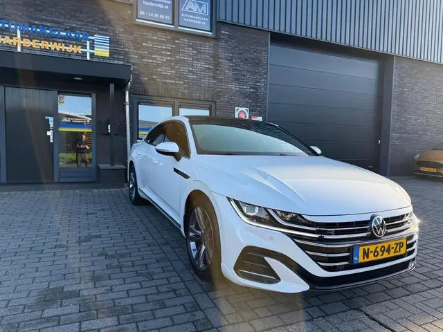 Volkswagen Arteon 2.0 TDI R-Line Business+ | 1E EIGENAAR | 3/6/12MND GARANTIE | AUTOMAAT | PANO | AC...