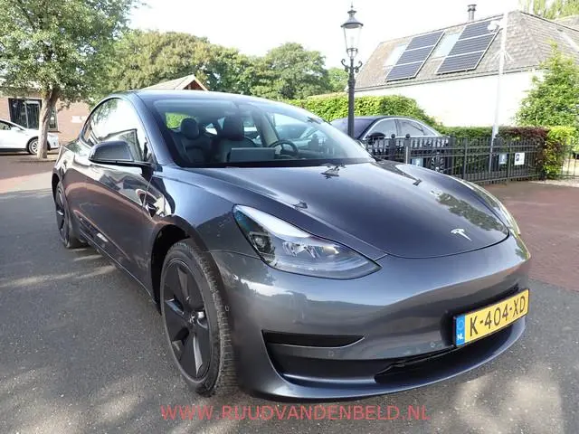 Tesla Model 3 SR+ 60kWh LFP FACELIFT SOH 87% / AUTOPILOT / CCS / PANODAK