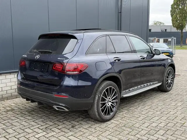 Mercedes-Benz GLC-klasse 300e 4MATIC AMG Line 20"/Panoramadak/Leder + memory/Stoelverwarming + venti...