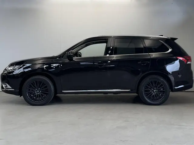 Mitsubishi Outlander 2.4 PHEV Intense | Standkachel | Blindspot | Rijklaarprijs | Garantie tot 09-09...