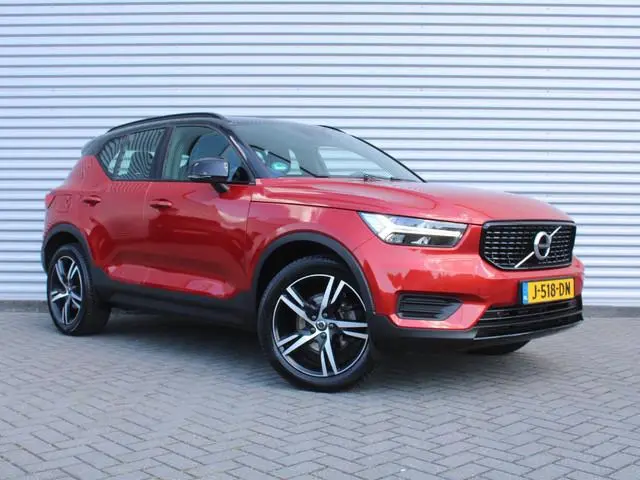 Volvo XC40 2.0 T4 R-Design | Keyless | HK Audio | Adap. Cruise | PDC | Elek. Trekhaak | 19" Velgen |...