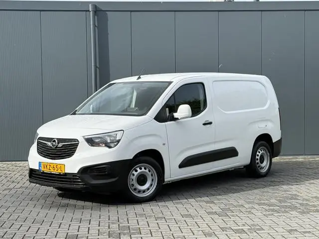 Opel Combo 1.5D 102 PK / L2H1 / 1e EIG. / BOTT INRICHTING / 1e EIG. / AIRCO / CRUISE / APPLE CARPLAY...