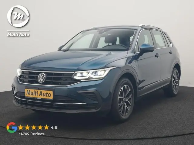 Volkswagen Tiguan 1.4 TSI eHybrid Life PHEV 245pk Dealer O.H. | SOH 97,6% | Trekhaak Af Fabriek | Ad...