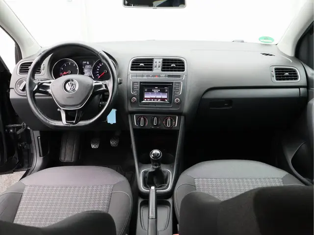 Volkswagen Polo 1.2 TSI Comfortline/ lage km/ zeer mooi!
