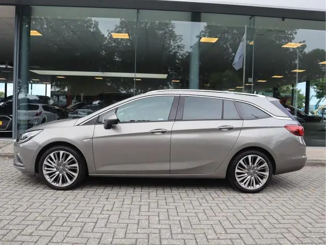 Opel Astra Sports Tourer 1.4 Innovation Camera / Elekramen / Trekh / Airco /BLIS / Keyless / Inruilk...
