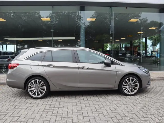 Opel Astra Sports Tourer 1.4 Innovation Camera / Elekramen / Trekh / Airco /BLIS / Keyless / Inruilk...