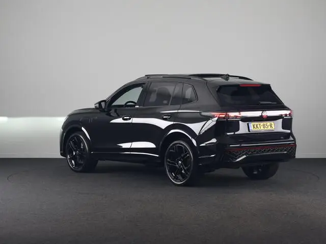 Volkswagen Tiguan 1.5 eHybrid R-Line Edition 204 pk Automaat (DSG) | Verlengde garantie | Navigatie...