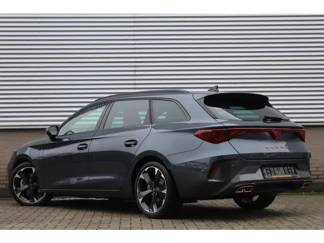 CUPRA Leon Sportstourer 1.5 TSI e-Hybrid Business | Virtual Cockpit | Driver.pack | Led | App Connec...