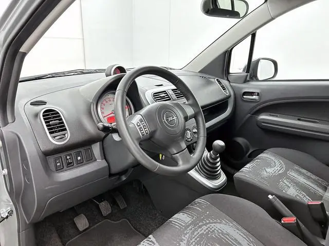 Opel Agila
