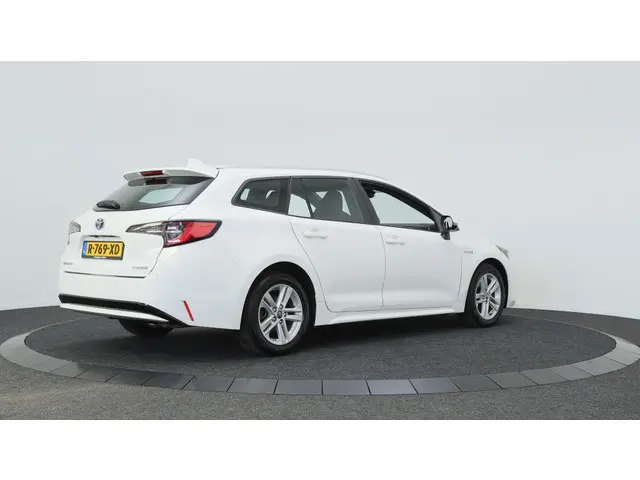 Toyota Corolla Touring Sports 1.8 Hybrid Business | All Seasons | Stoelverwarming | Navigatie 