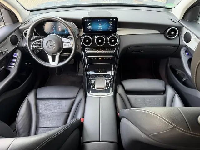 Mercedes-Benz GLC-klasse 300e 4MATIC 18"/Trekhaak/Leder + memory/Stoelverwarming/Matrix LED/Dodehoek...