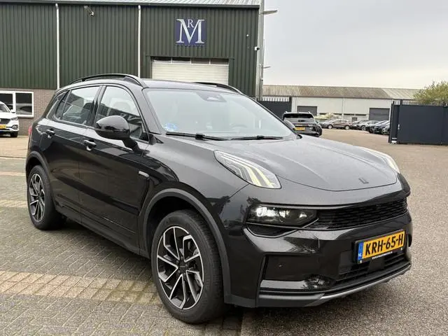 Lynk & Co 01