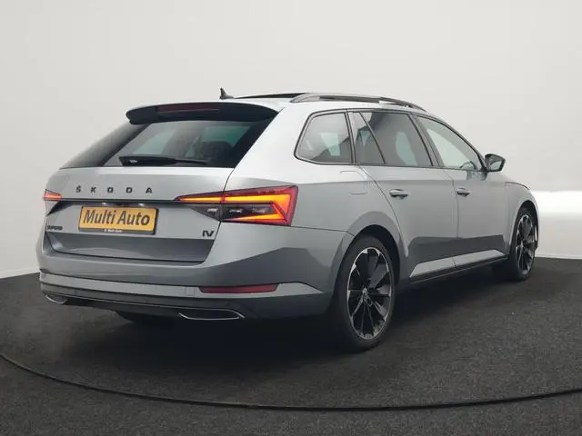 ŠKODA Superb Combi 1.4 TSI iV Sportline PHEV 218pk Dealer O.H | Panodak | Crystal LED | Camera | Alc...