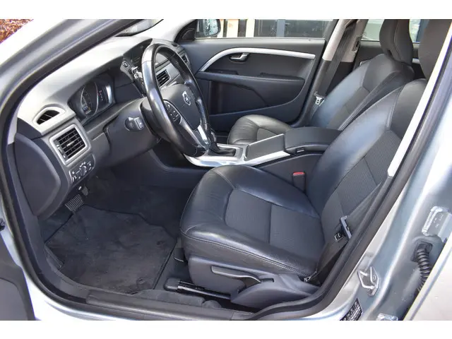 Volvo V70 T4 190PK Automaat Classic Edition | Trekhaak | Adaptive Cruise | LED | Standkachel | Nw. D...