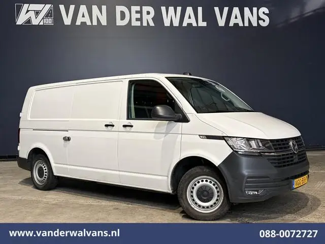 Volkswagen Transporter 2.0 TDI 150pk L2H1 Euro6 Airco | Camera | Apple Carplay | 2500kg Trekhaak | C...