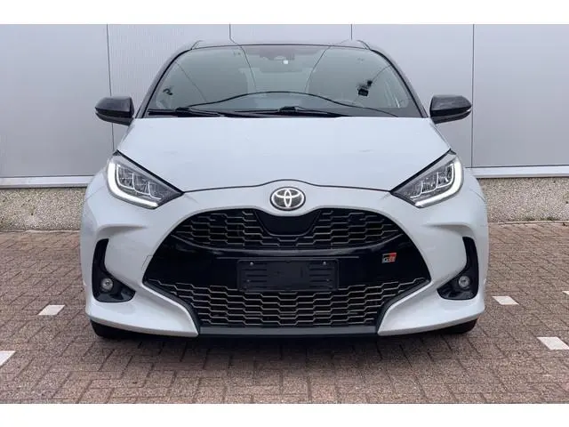 Toyota Yaris 1.5 Hybrid GR Sport / LED / 18" / Apple Carplay/Android Auto