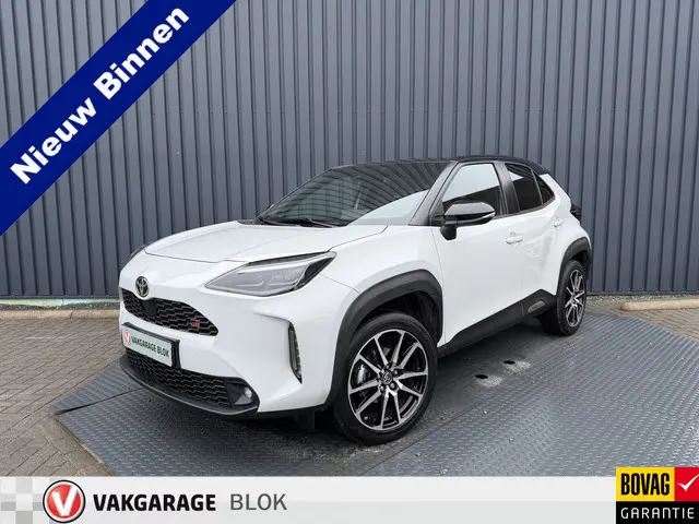 Toyota Yaris Cross 1.5 Hybrid GR Sport / Bi tone | Pano dak | JBL | Elektrische achterklep | Rijklaa...