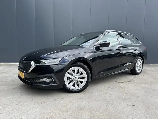 ŠKODA Octavia Combi 1.5 TSI 150 PK First Edition 1e EIGENAAR VIRTUAL COCKPIT ADAPT CRUISE NAVI ECC