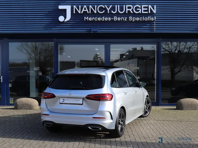Mercedes-Benz B-klasse 220 Launch Edition Premium Plus | AMG | Night-Pakket | Voorstoelen Memory+Ver...