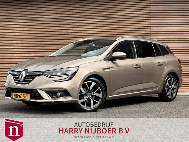 Renault Mégane Estate 1.2 TCe Bose Navi / Trekhaak / Dealer onderhouden / Lm Velgen / Led / Dodehoek