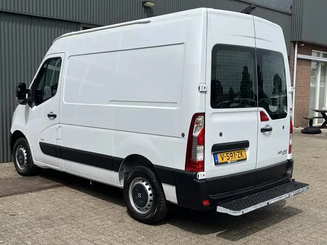 Opel Movano 2.3 CDTI BiTurbo L1H2 Airco Cruise controle Kastinrichting Parkeersensoren achter Achter...