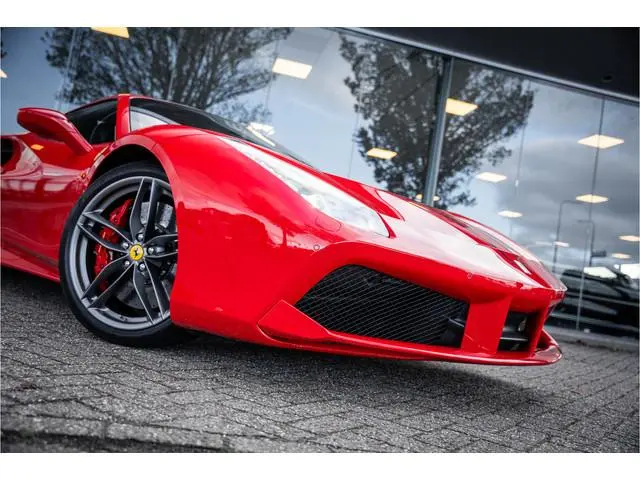 Ferrari 488
