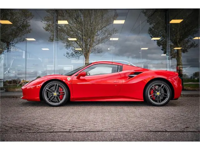 Ferrari 488