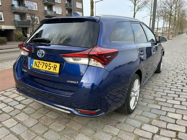 Toyota Auris Touring Sports 1.8 Hybrid Dynamic airco/ecc navi/camera
