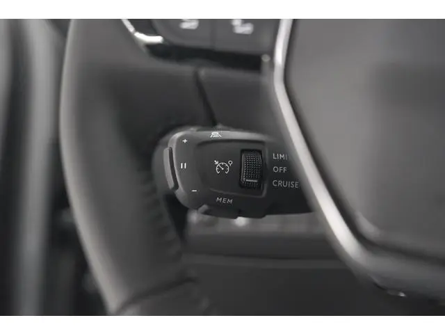 Peugeot e-2008 EV Allure 54 kWh | 360 Camera | Adaptieve Cruise Control | Warmtepomp