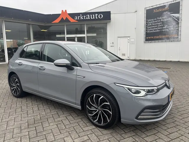 Volkswagen Golf 1.5 TSI Style Carplay AdaptCruise Massage 
