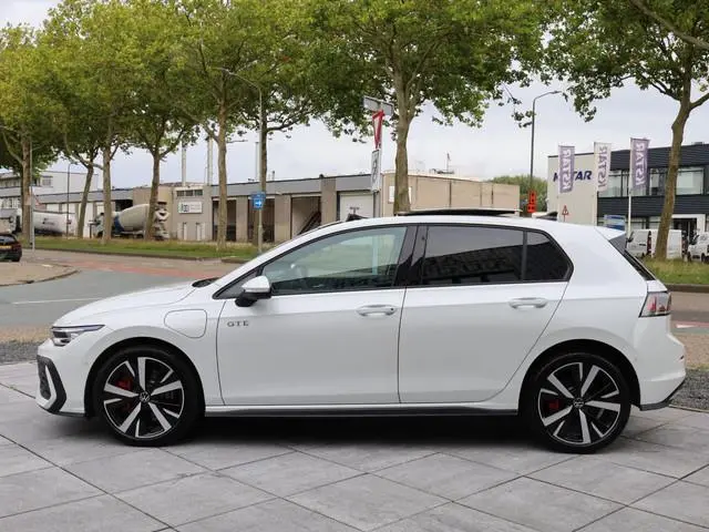 Volkswagen Golf GTE 1.5 eHybrid 272PK | Panodak | Leer | 360° | Garantie 2030 | Head-up | Stoel Vent...