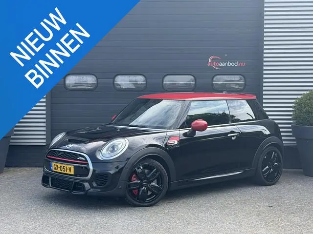 MINI 3-Deurs 2.0 John Cooper Works | Camera | Harmon Kardon | Head-Up Display | Stoelverwarming | Na...