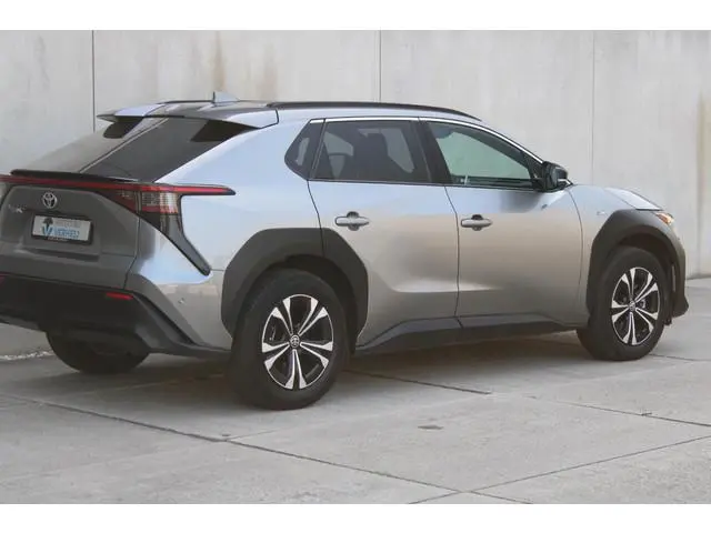 Toyota bZ4X Premium 71 kWh  / 360 CAMERA / STOELVERWARMING- en VENTILATIE / ADAPT CRUISE