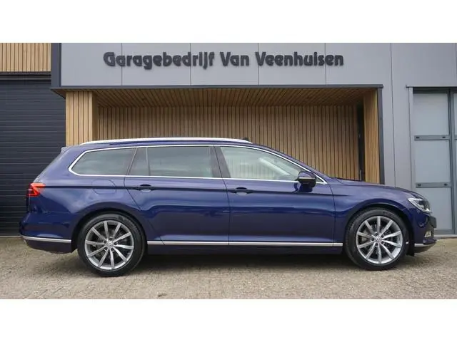 Volkswagen Passat Variant 2.0 TSI 220PK DSG Highline Pano.Dak Leder DynAudio 360-View Standkachel HU...