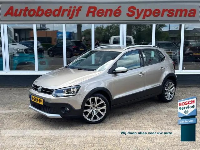 Volkswagen Polo 1.2 TSI Cross | Trekhaak | Parkeersensoren | Climate control | Cruise | Nieuwstaat!