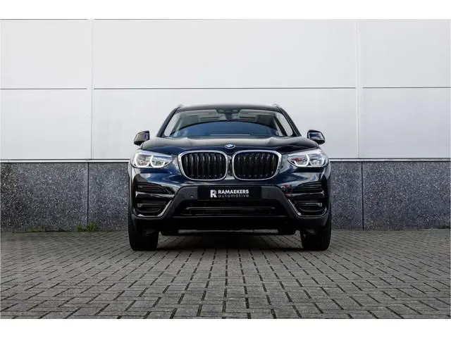 BMW X3 xDrive30e Business Edition Plus Panorama dak / Leder / Carplay / Android Auto /